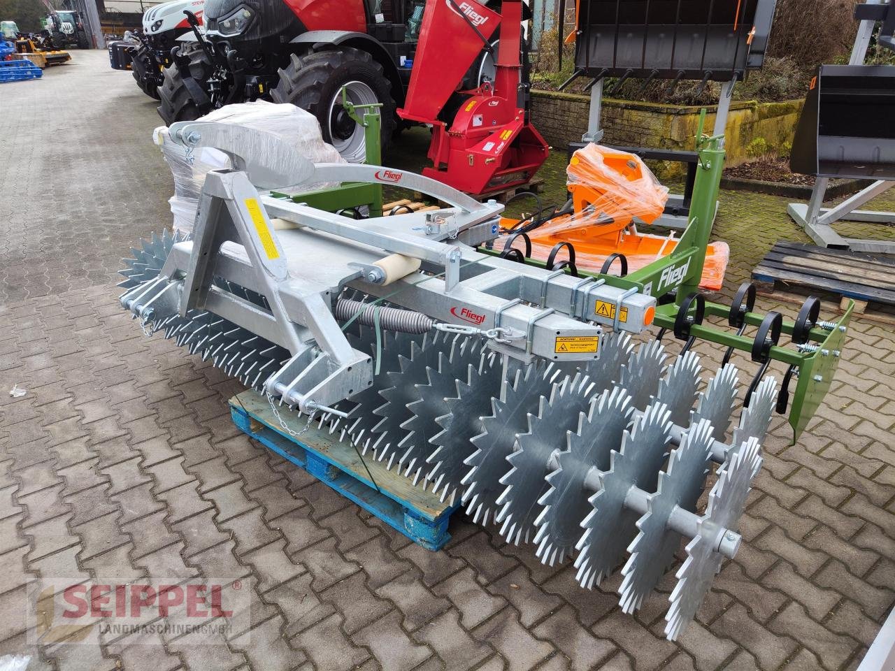 Packer & Walze des Typs Fliegl PROFIWALZE 300 CM MIT VOREGGE, Neumaschine in Groß-Umstadt (Bild 3)