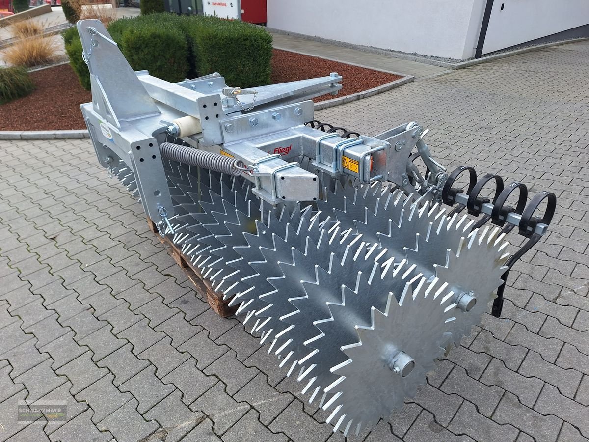 Packer & Walze des Typs Fliegl Profiwalze 3000/Mess, Neumaschine in Aurolzmünster (Bild 10)
