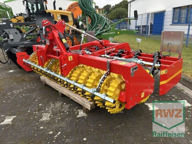 Packer & Walze des Typs Güttler Dublex 30-56 mit Zinkenvorsatz, Neumaschine in Geldern (Bild 3)