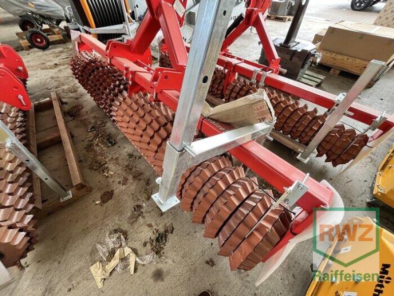 Packer & Walze des Typs Güttler Matador 32 DPT, Ausstellungsmaschine in Rommerskirchen (Bild 1)