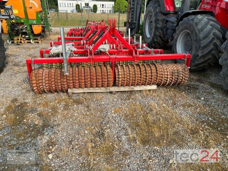 Packer & Walze des Typs Güttler Matador 32, Neumaschine in Wegberg (Bild 1)