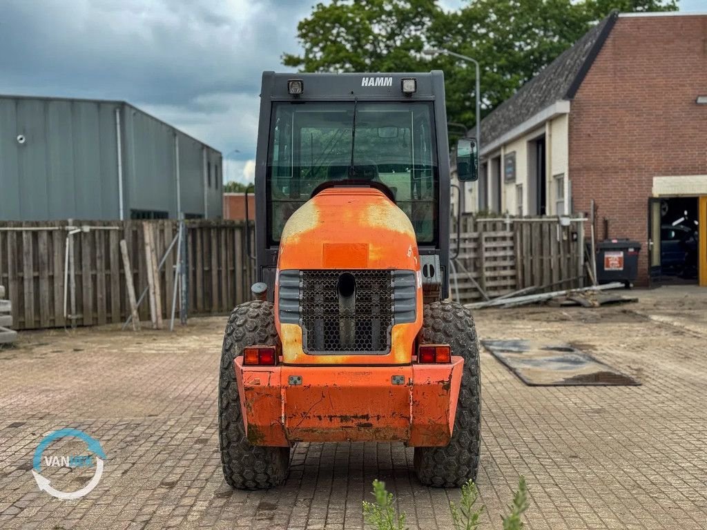 Packer & Walze типа Hamm 3307HT VIO, Gebrauchtmaschine в Oost West en Middelbeers (Фотография 8)