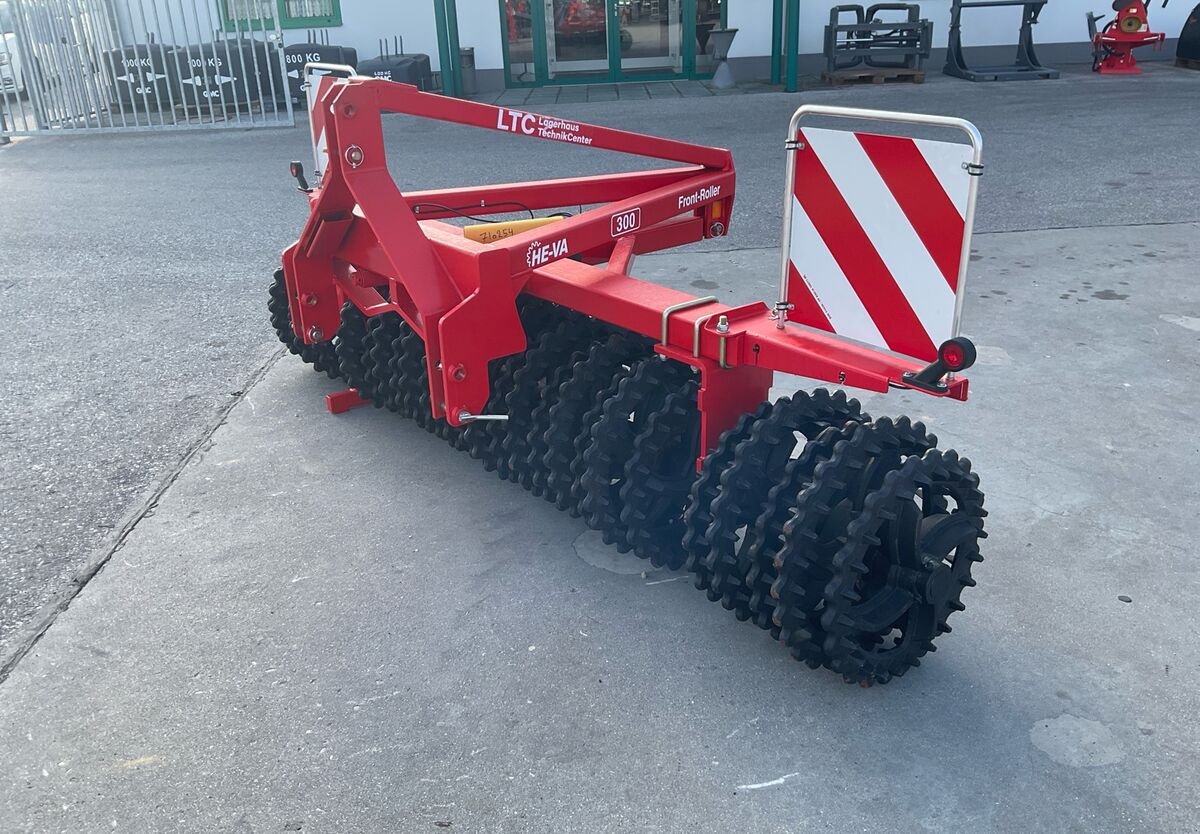 Packer & Walze of the type HE-VA Front-Roller 3 m Cross-Kill 550-600 mm, Neumaschine in Zwettl (Picture 3)