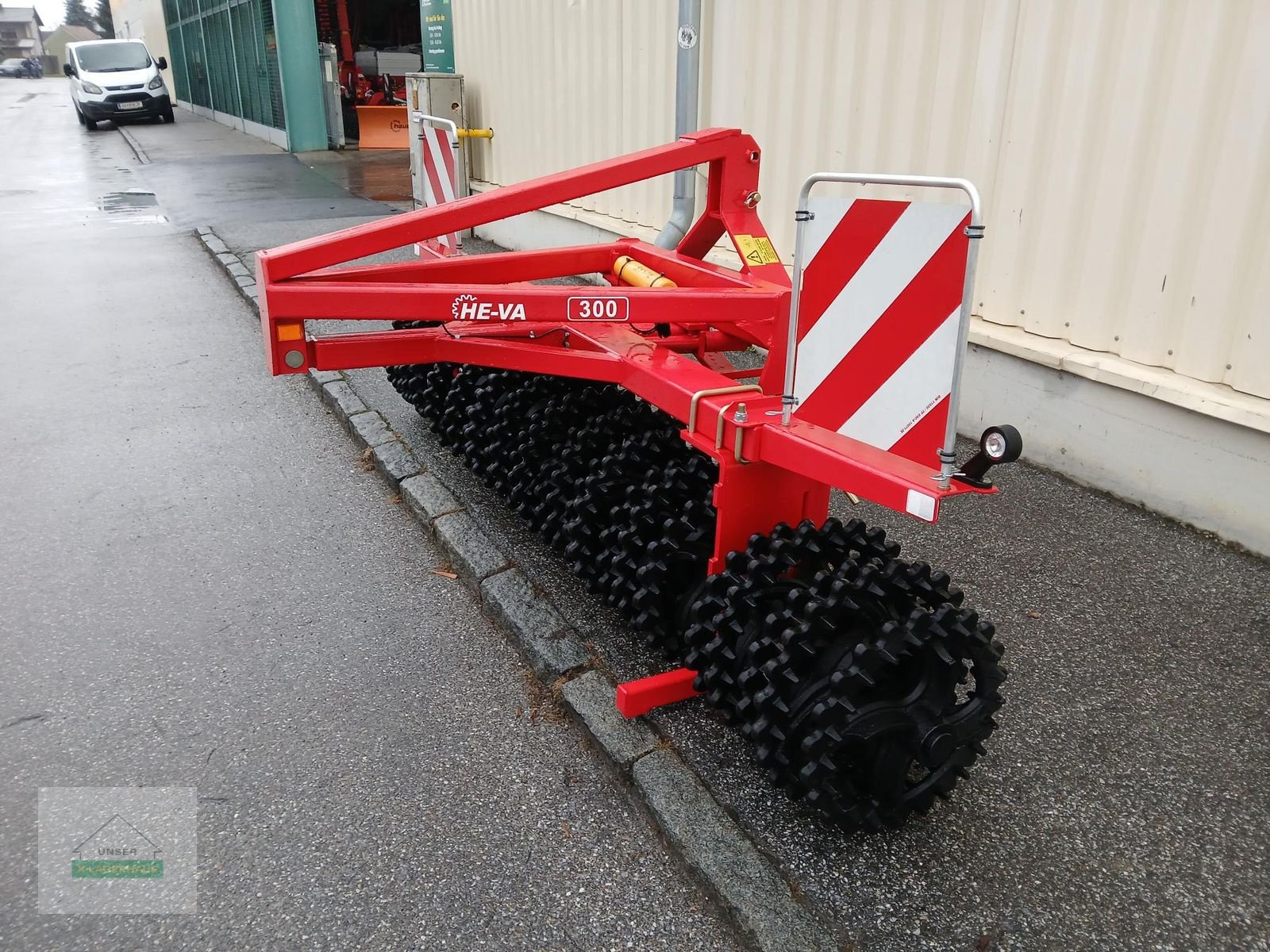 Packer & Walze des Typs HE-VA Front Roller 300, Neumaschine in Voitsberg (Bild 2)