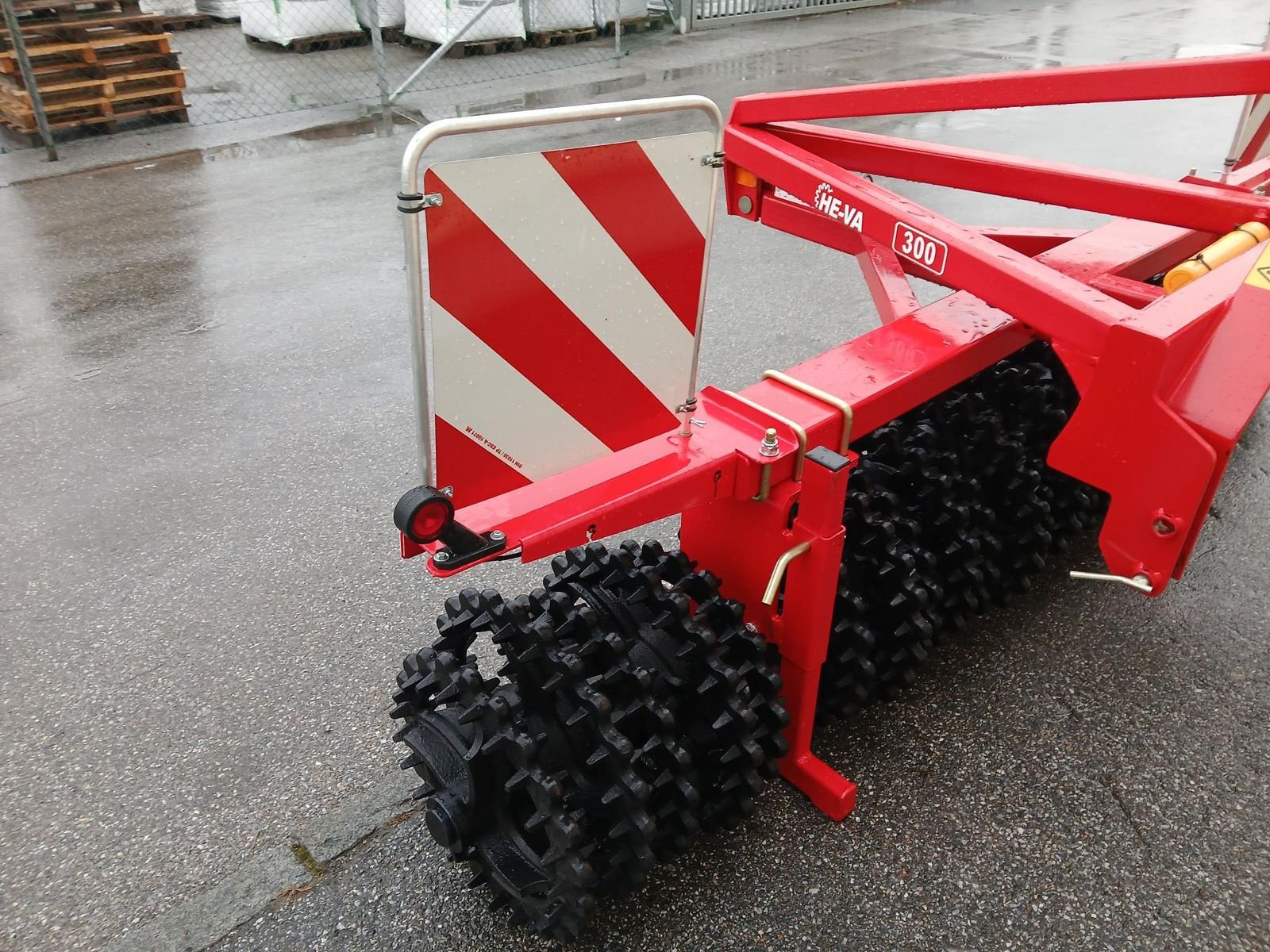 Packer & Walze des Typs HE-VA Front Roller 300, Neumaschine in Kalsdorf (Bild 3)