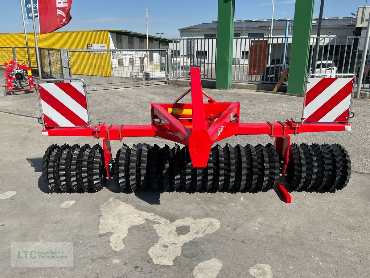 Packer & Walze des Typs HE-VA Frontroller 300, Neumaschine in Korneuburg (Bild 5)