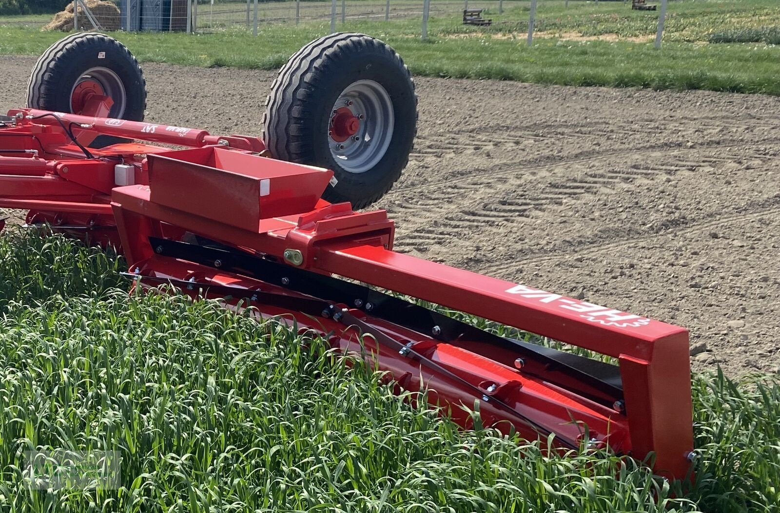 Packer & Walze des Typs HE-VA Messerwalze HE-VA, Neumaschine in Korneuburg (Bild 1)