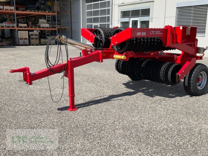 Packer & Walze du type HE-VA TIP Roller 5,4m, Neumaschine en Korneuburg