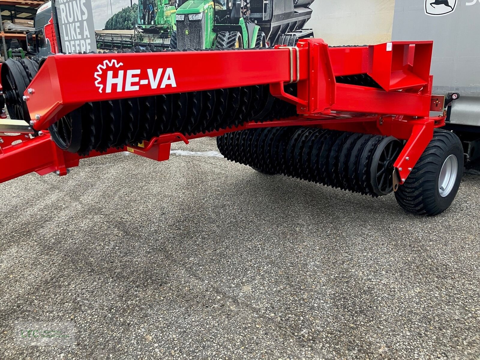 Packer & Walze Türe ait HE-VA Tiproller 820, Neumaschine içinde Korneuburg (resim 1)