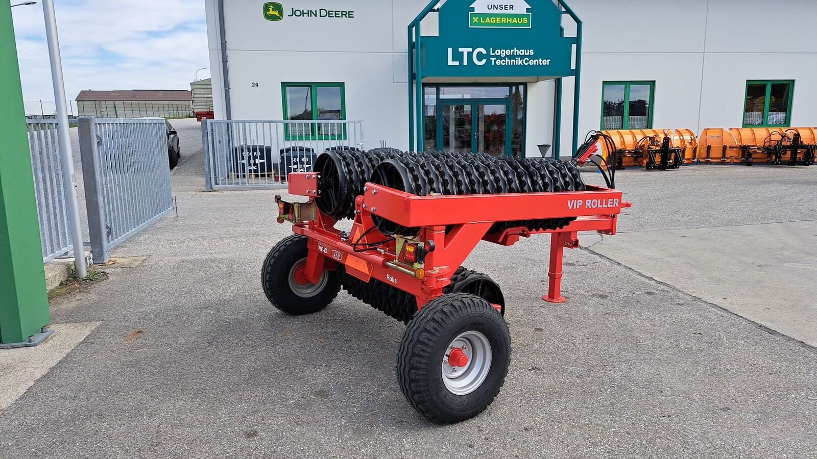 Packer & Walze des Typs HE-VA VIP-Roller 450, Neumaschine in Zwettl (Bild 3)