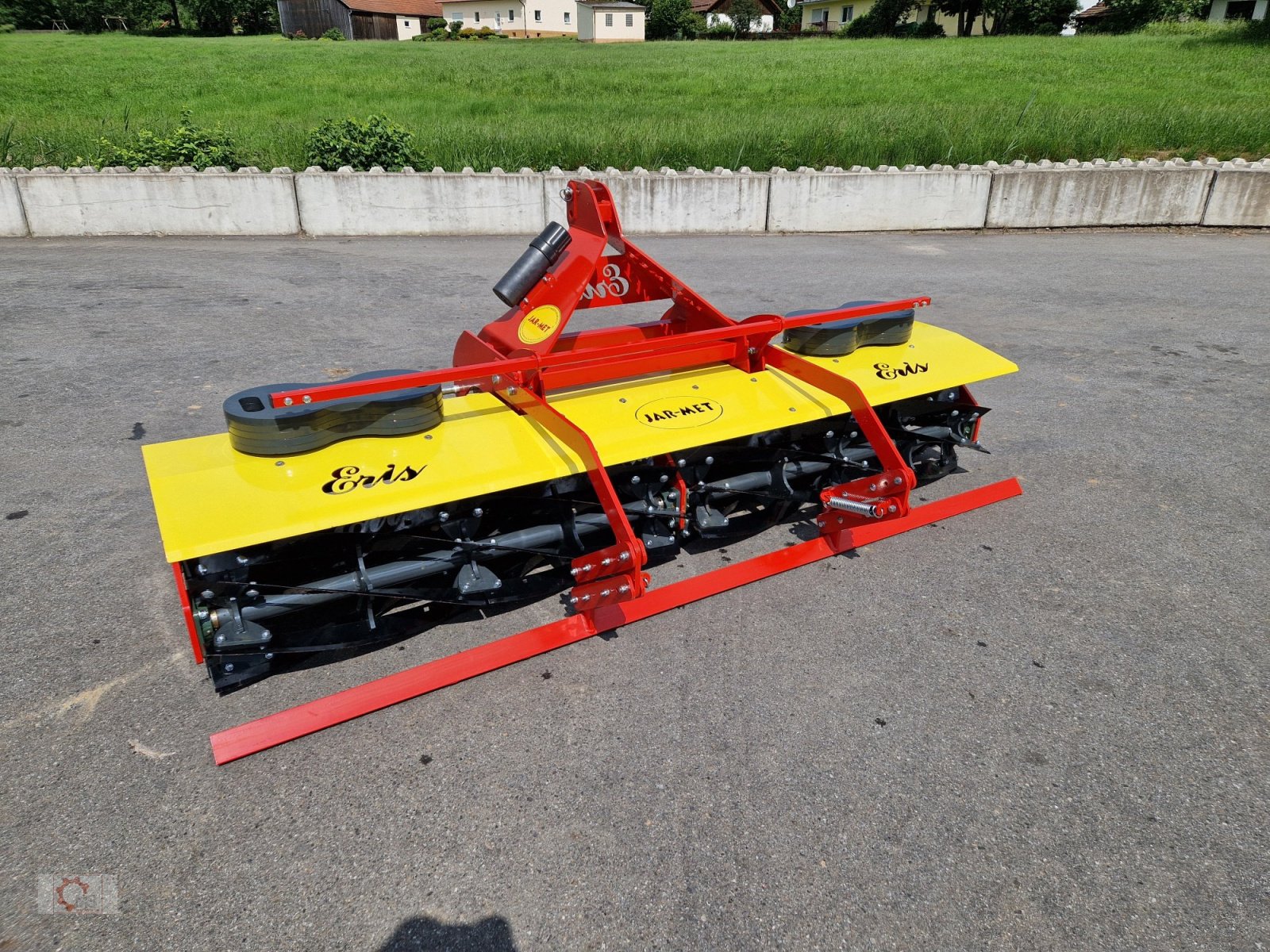Packer & Walze des Typs Jar-Met Messerwalze 3m Frontanbau Vorlaufschiene, Neumaschine in Tiefenbach (Bild 4)