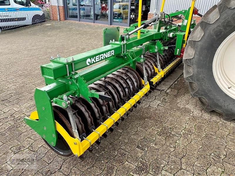 Packer & Walze van het type Kerner FP CW 5560 Crackerwalze 6 m, Frontanbau, Gebrauchtmaschine in Asendorf (Foto 1)