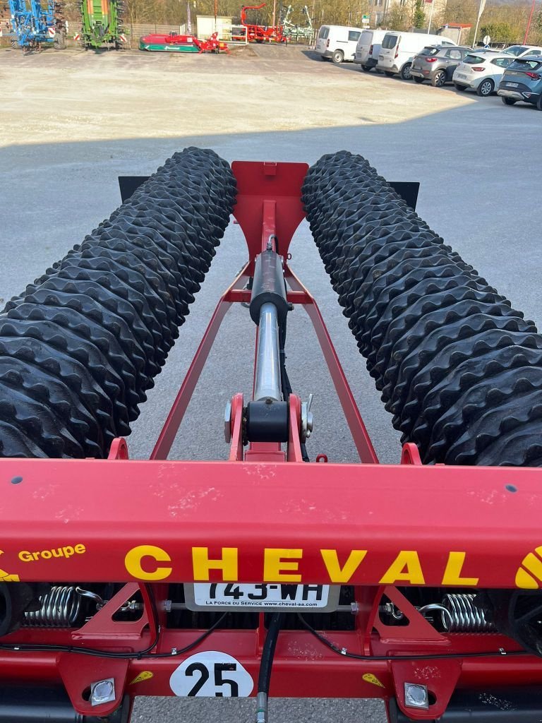 Packer & Walze des Typs Kverneland ACTIROLL 830, Gebrauchtmaschine in Lérouville (Bild 7)