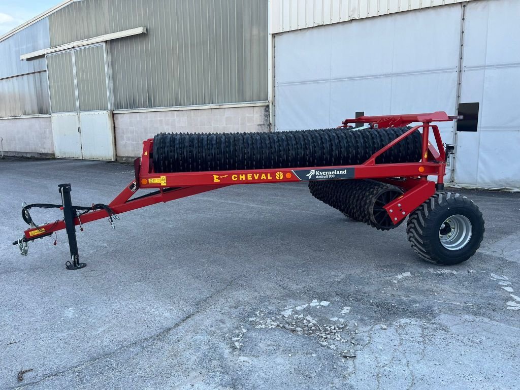 Packer & Walze des Typs Kverneland ACTIROLL 830, Gebrauchtmaschine in Lérouville (Bild 4)