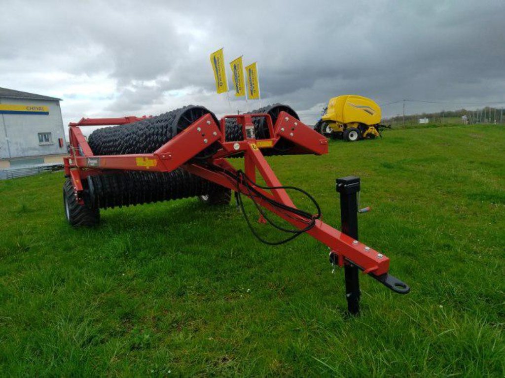 Packer & Walze del tipo Kverneland ACTIROLL 830, Gebrauchtmaschine en Einvaux (Imagen 1)