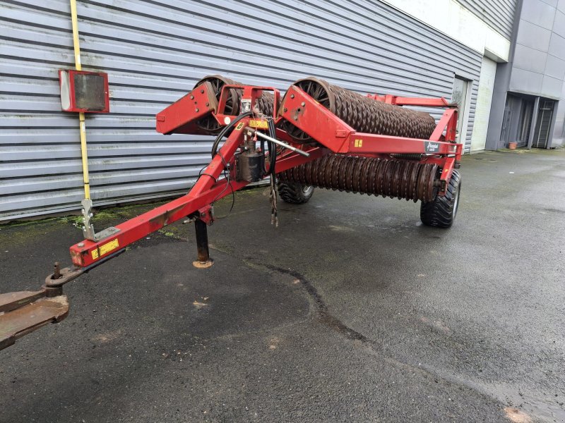 Packer & Walze of the type Kverneland KVE, Gebrauchtmaschine in Les Touches (Picture 1)