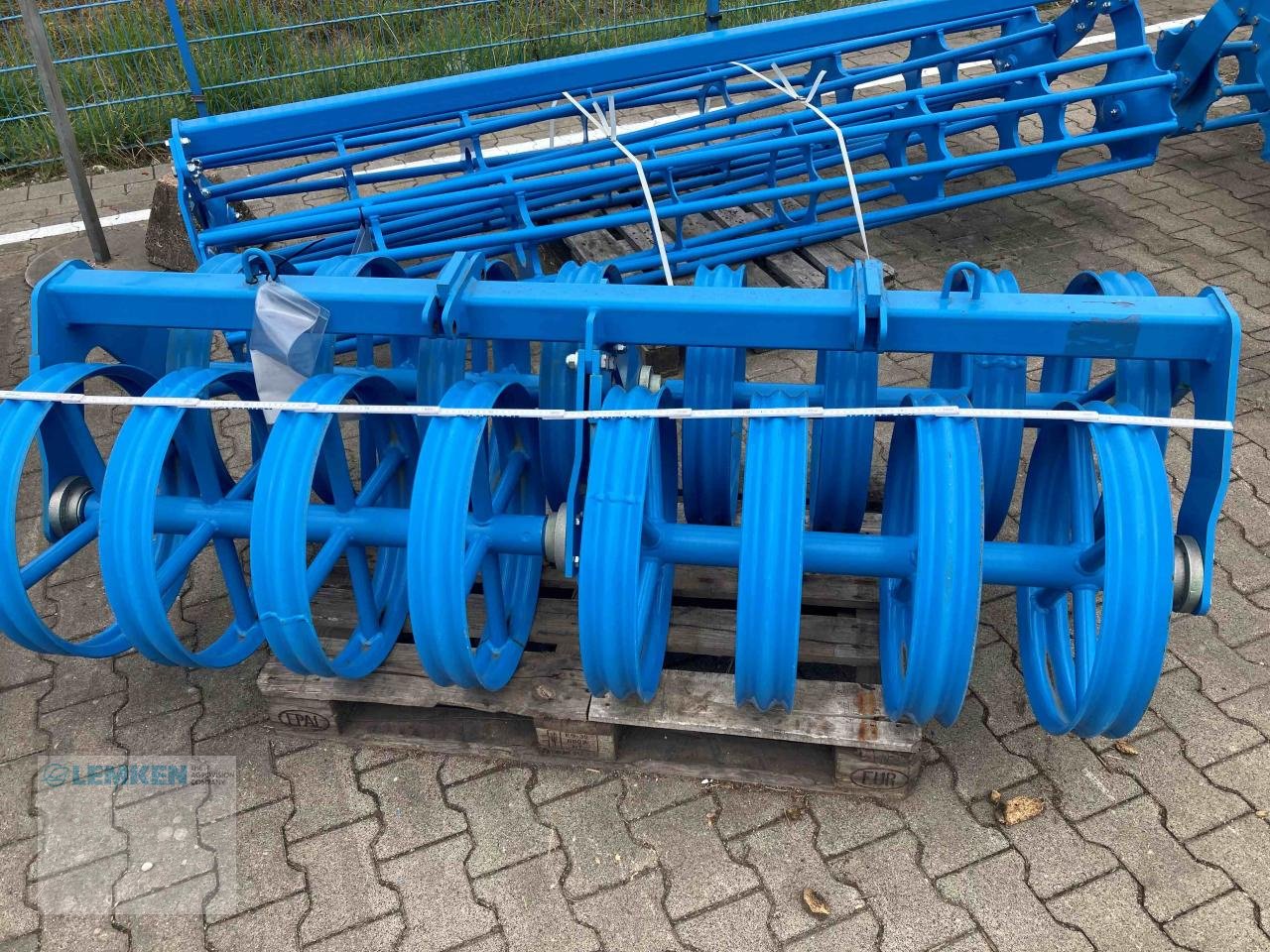 Packer & Walze типа Lemken Doppelprofilringwalze 2 Meter D540 (Fahrtrichtung links), Neumaschine в Alpen (Фотография 2)