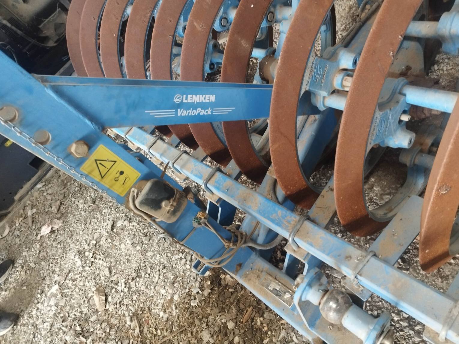 Packer & Walze des Typs Lemken VARIOPACK 110, Gebrauchtmaschine in Le Horps (Bild 4)