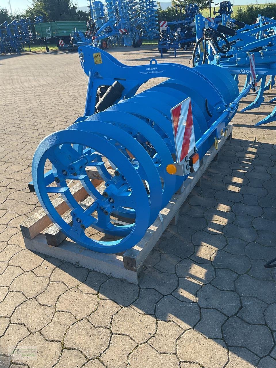 Packer & Walze des Typs Lemken VarioPack FE, Neumaschine in Coppenbruegge (Bild 1)