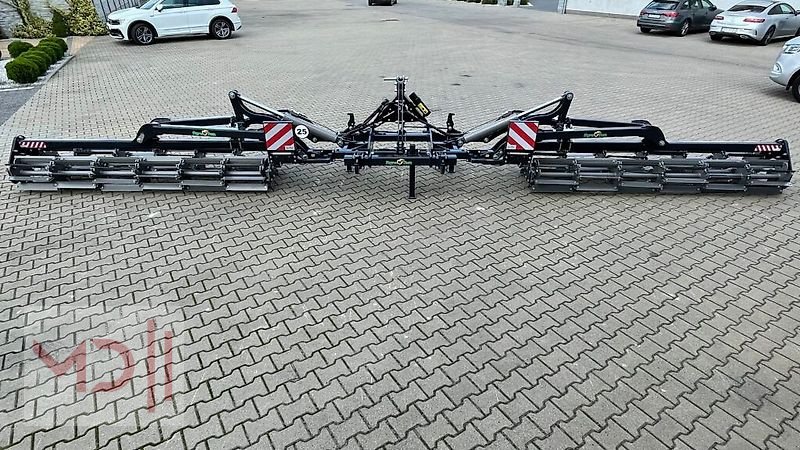 Packer & Walze des Typs MD Landmaschinen AGT Messerwalze WNH 7,0m , 8,0m ,9,0m, Neumaschine in Zeven (Bild 13)