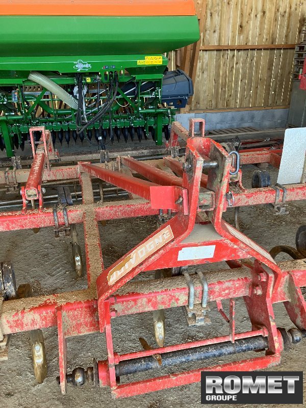 Packer & Walze des Typs Quivogne 3M, Gebrauchtmaschine in Gennes sur glaize (Bild 2)