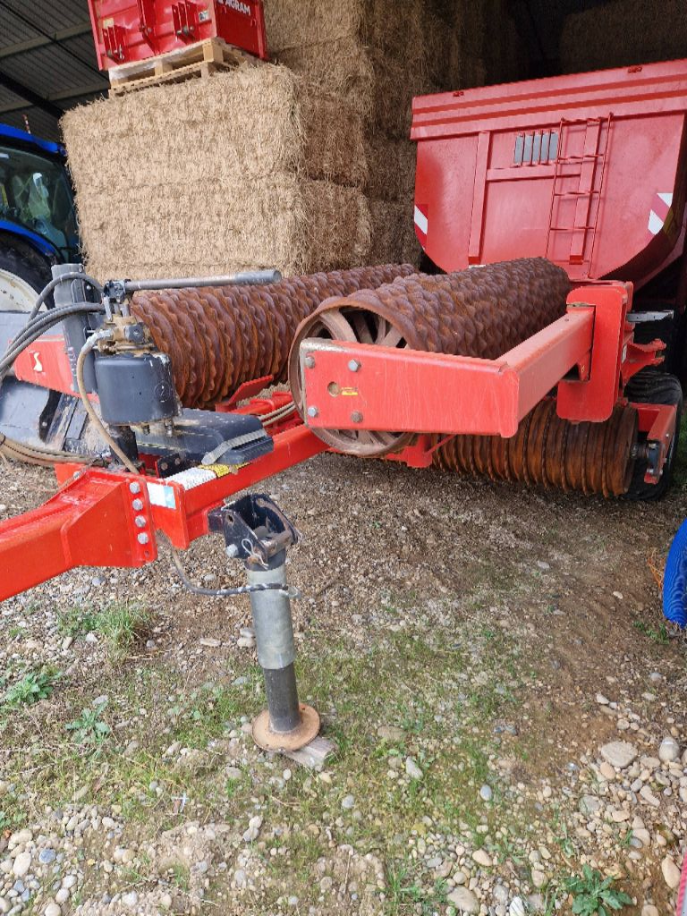 Packer & Walze типа Quivogne ROLLMOT 630, Gebrauchtmaschine в ST MARTIN EN HAUT (Фотография 3)