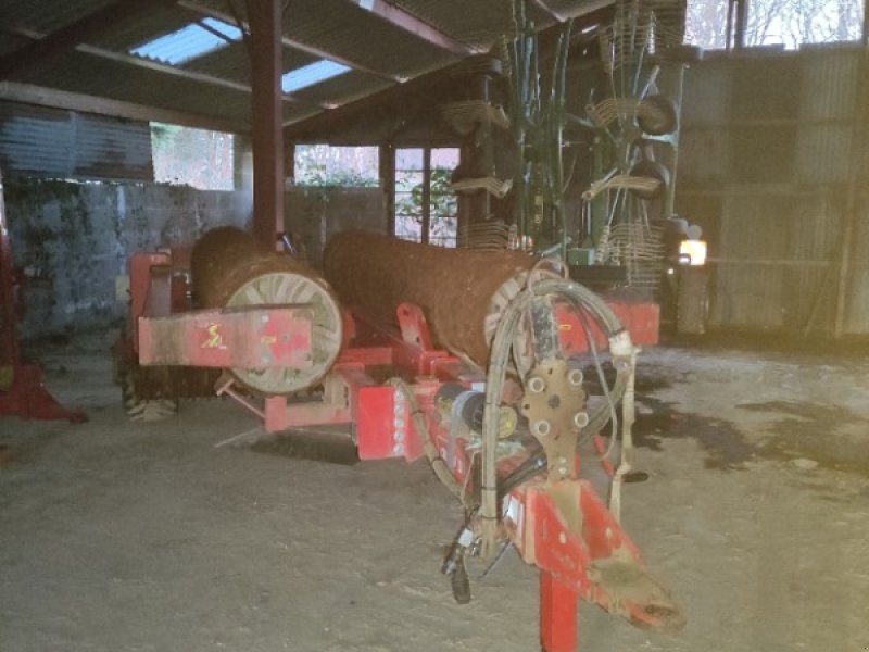 Packer & Walze Türe ait Quivogne ROLLMOT 830, Gebrauchtmaschine içinde COGNAC LA FORET (resim 1)