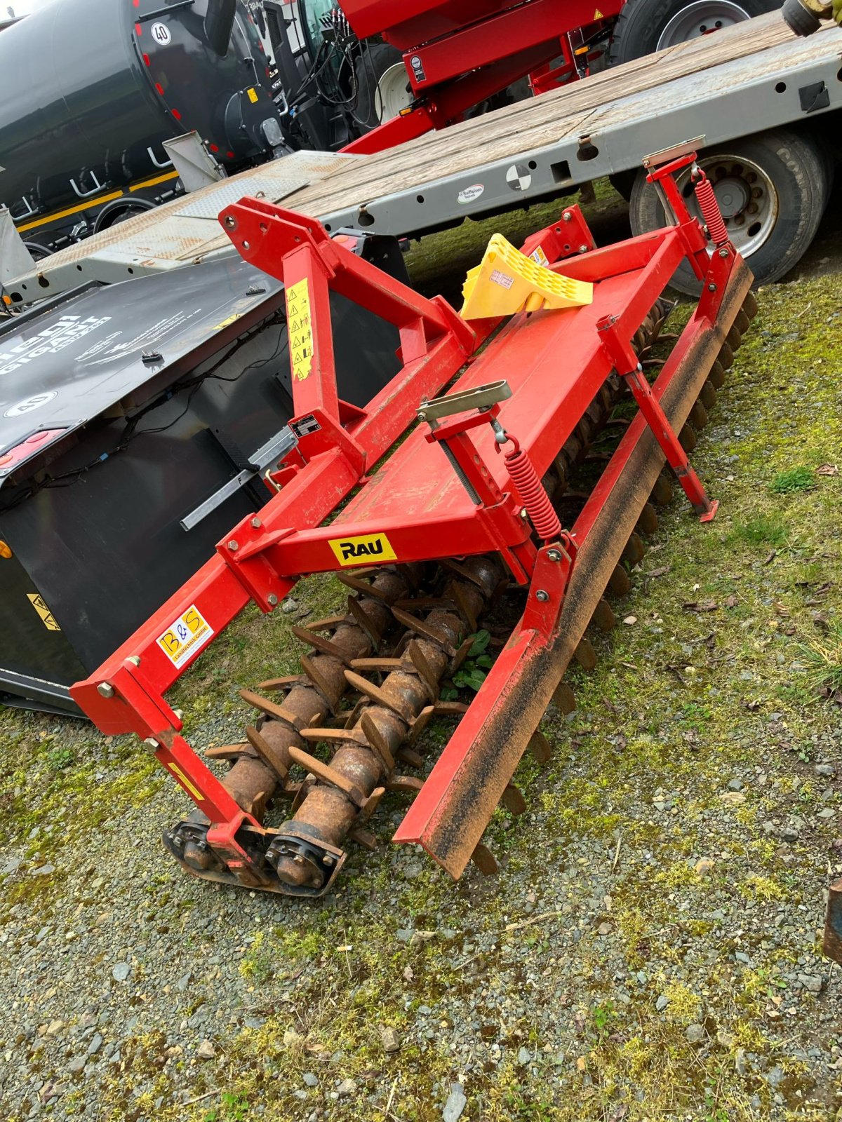 Packer & Walze des Typs Rau Frontsterntiller 5-73, Gebrauchtmaschine in Korbach (Bild 2)