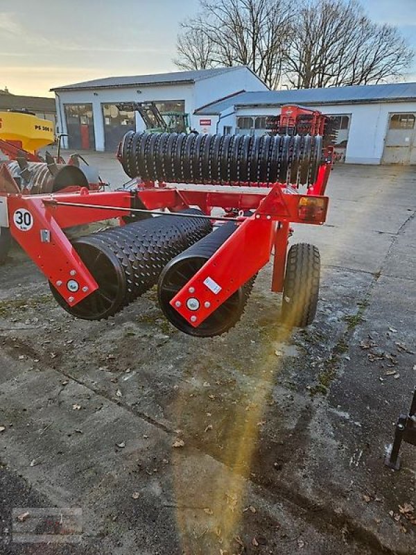 Packer & Walze des Typs SMS Teran 700, Neumaschine in Flessau (Bild 7)