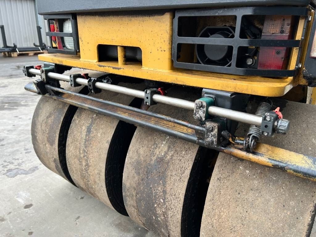 Packer & Walze van het type Sonstige Cat CC24, Gebrauchtmaschine in Venlo (Foto 8)