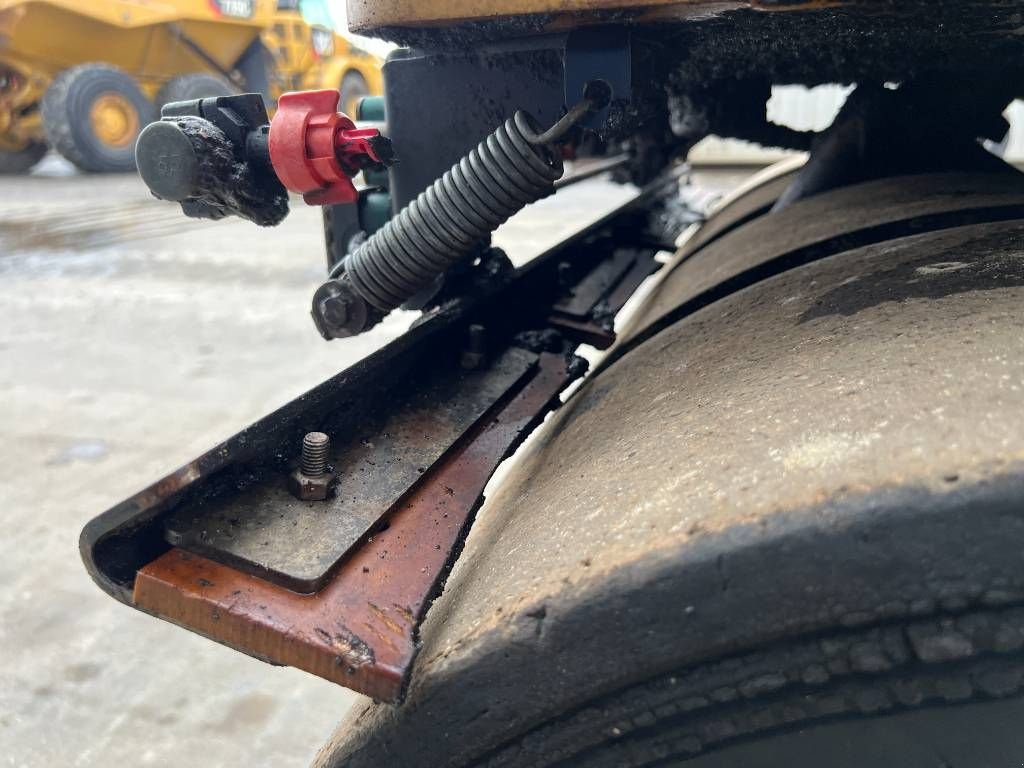 Packer & Walze от тип Sonstige Cat CC24, Gebrauchtmaschine в Venlo (Снимка 9)