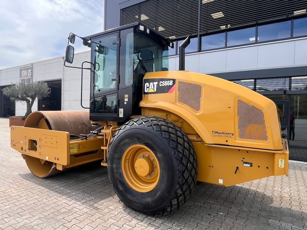 Packer & Walze от тип Sonstige Cat CS 66 B, Gebrauchtmaschine в Oud Gastel (Снимка 3)