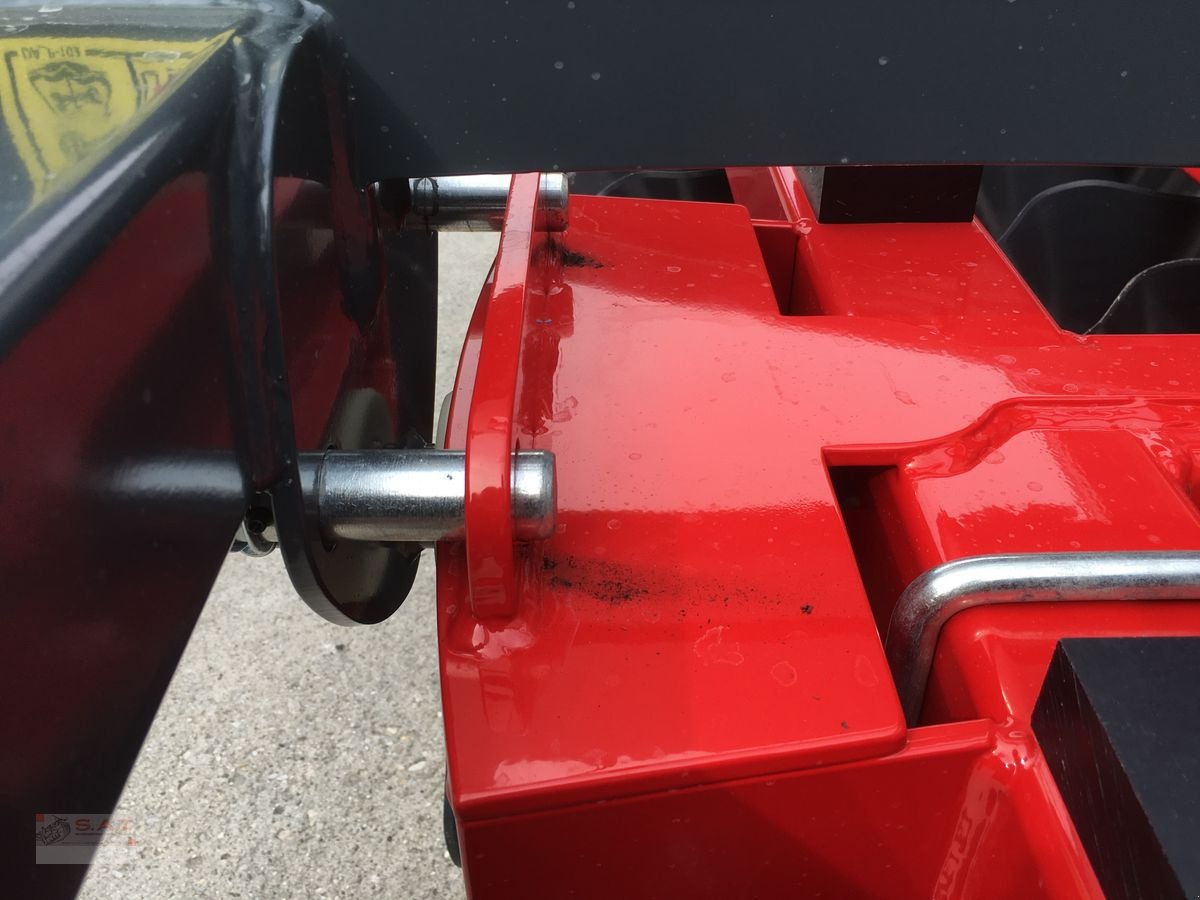 Packer & Walze des Typs Sonstige Frontpacker-Dragon 300-NEU, Neumaschine in Eberschwang (Bild 13)