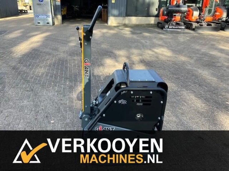 Packer & Walze of the type Sonstige Giant GPR6785De Trilplaat, Neumaschine in Vessem (Picture 9)