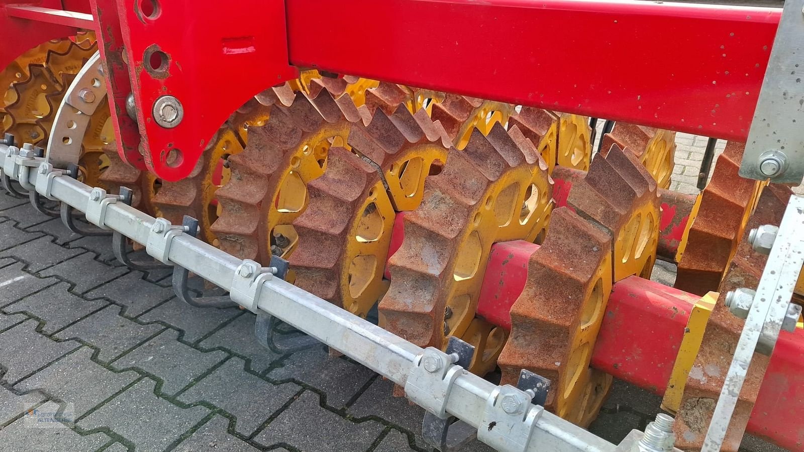 Packer & Walze типа Sonstige Güttler Prismenwalze Duplex 30-56 Frontpacker, Gebrauchtmaschine в Altenberge (Фотография 8)