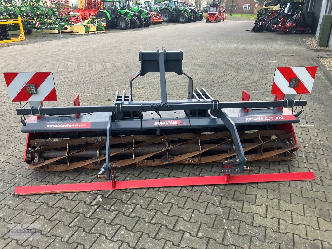 Packer & Walze des Typs Sonstige KATANA CUT 300, Gebrauchtmaschine in Aurich (Bild 4)