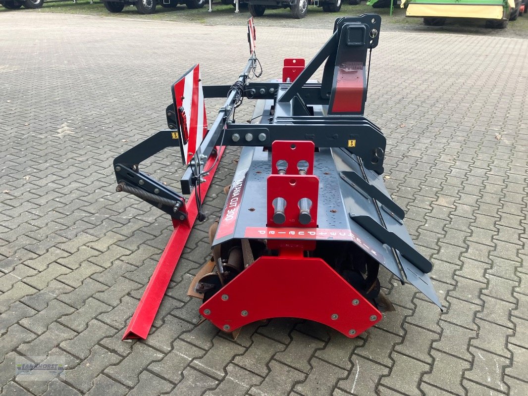 Packer & Walze des Typs Sonstige KATANA CUT 300, Gebrauchtmaschine in Aurich (Bild 7)