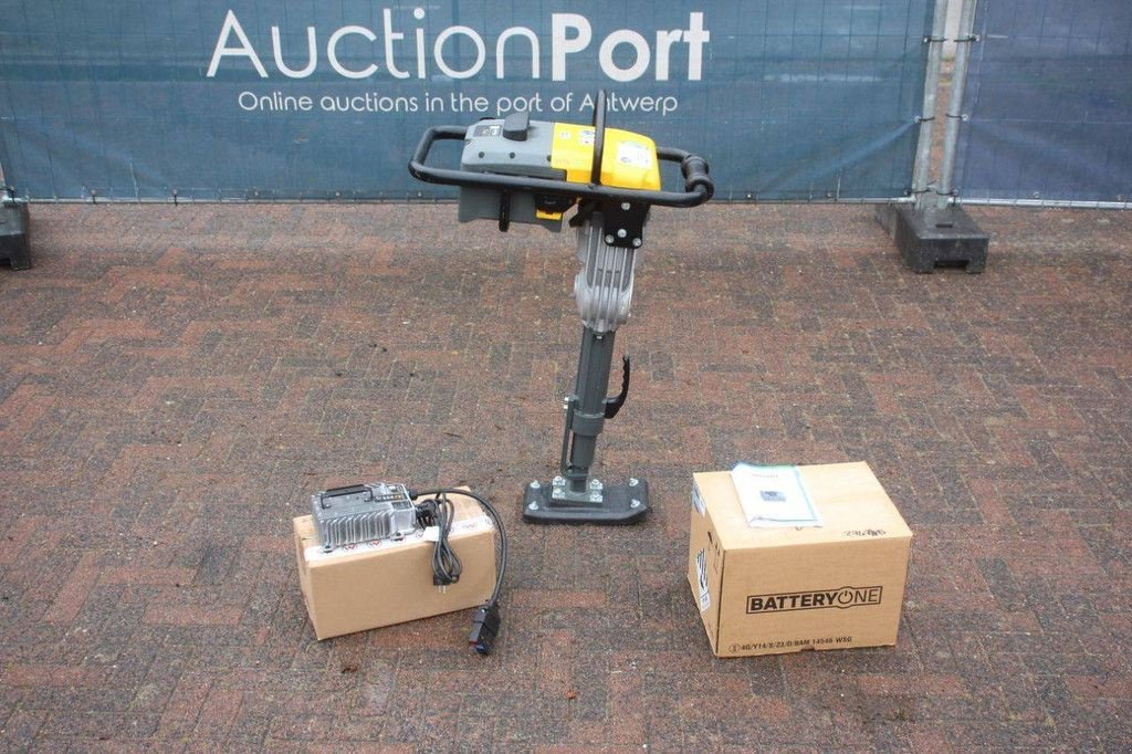 Packer & Walze Türe ait Sonstige Neuson Rammer AS 30, Neumaschine içinde Antwerpen (resim 2)