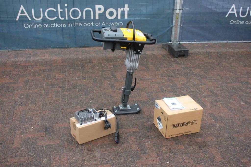 Packer & Walze Türe ait Sonstige Neuson Rammer AS 30, Neumaschine içinde Antwerpen (resim 1)