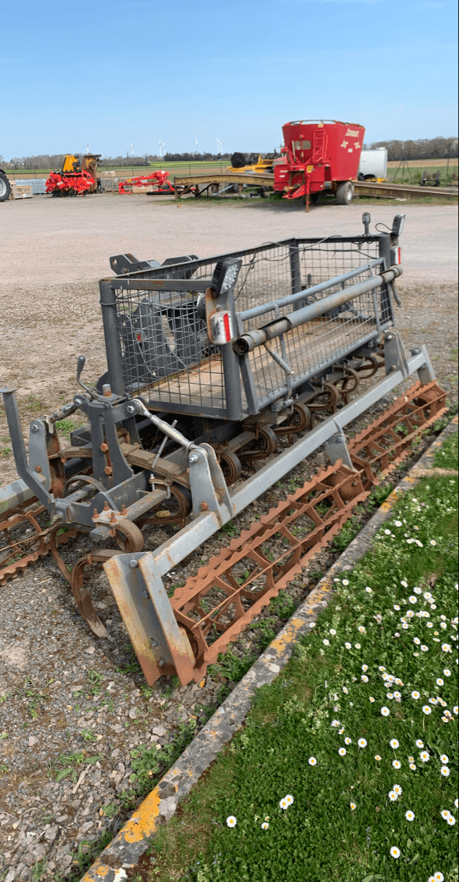 Packer & Walze van het type Sonstige VIBROCULTEUR, Gebrauchtmaschine in CINTHEAUX (Foto 1)