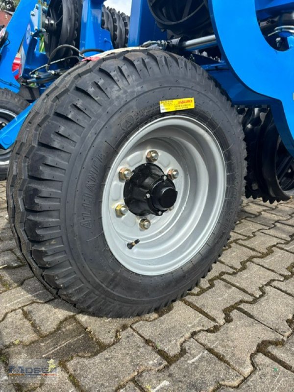 Packer & Walze des Typs stekro Cambridgewalze 6,30m, Neumaschine in Massing (Bild 3)