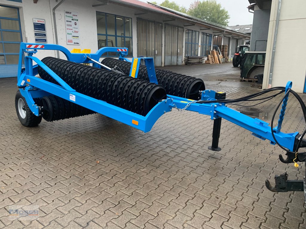 Packer & Walze des Typs stekro Cambridgewalze 7,5 mtr., Neumaschine in Massing (Bild 1)