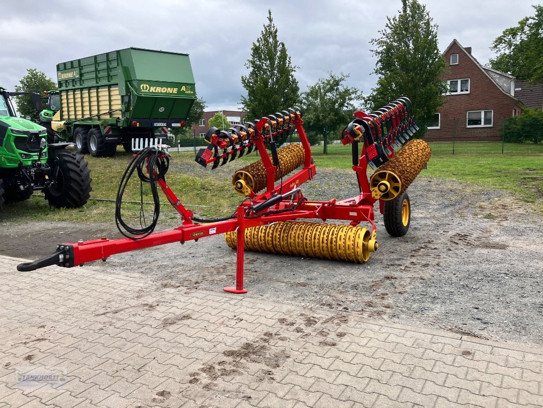 Packer & Walze des Typs Väderstad ROLLEX-620, Neumaschine in Aurich (Bild 1)