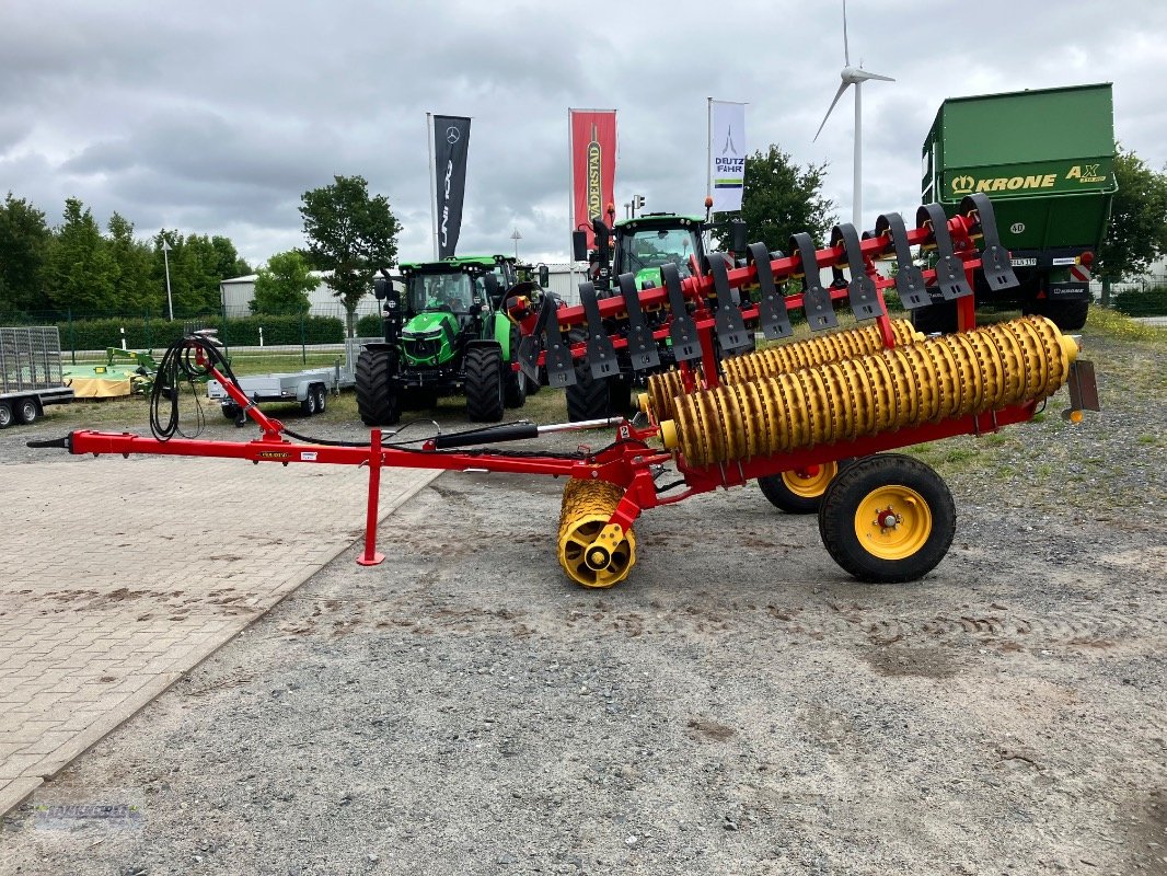 Packer & Walze des Typs Väderstad ROLLEX-620, Neumaschine in Aurich (Bild 2)