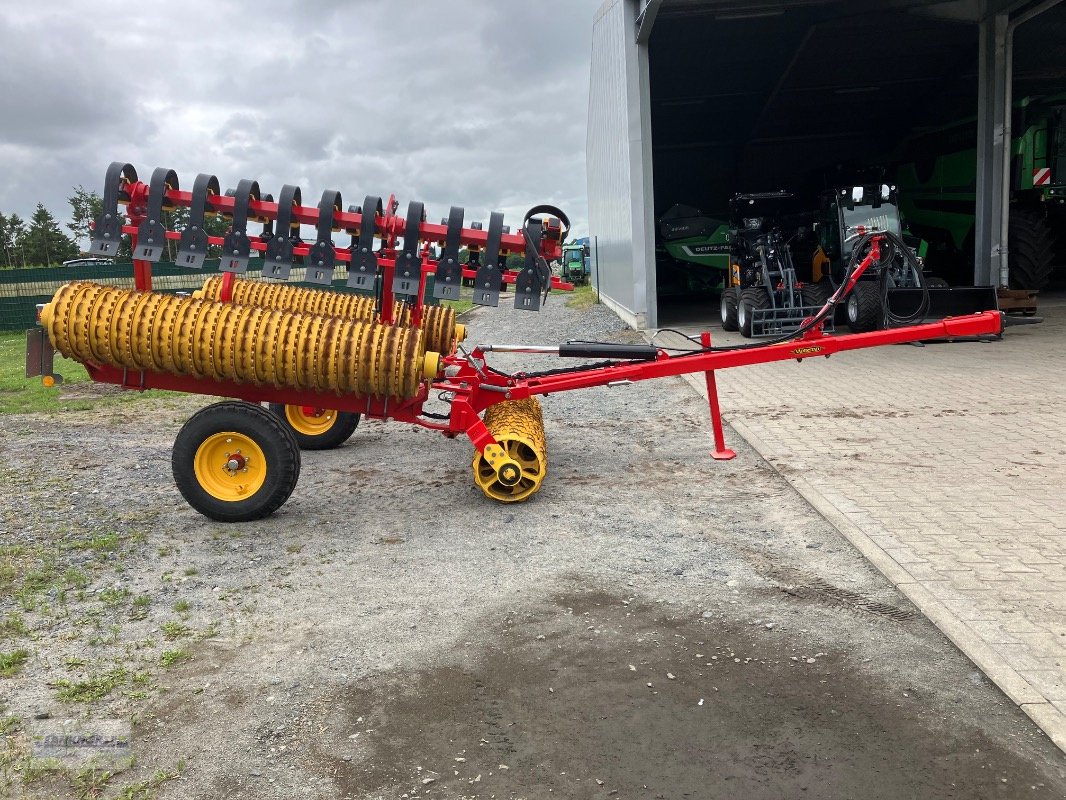 Packer & Walze des Typs Väderstad ROLLEX-620, Neumaschine in Aurich (Bild 7)