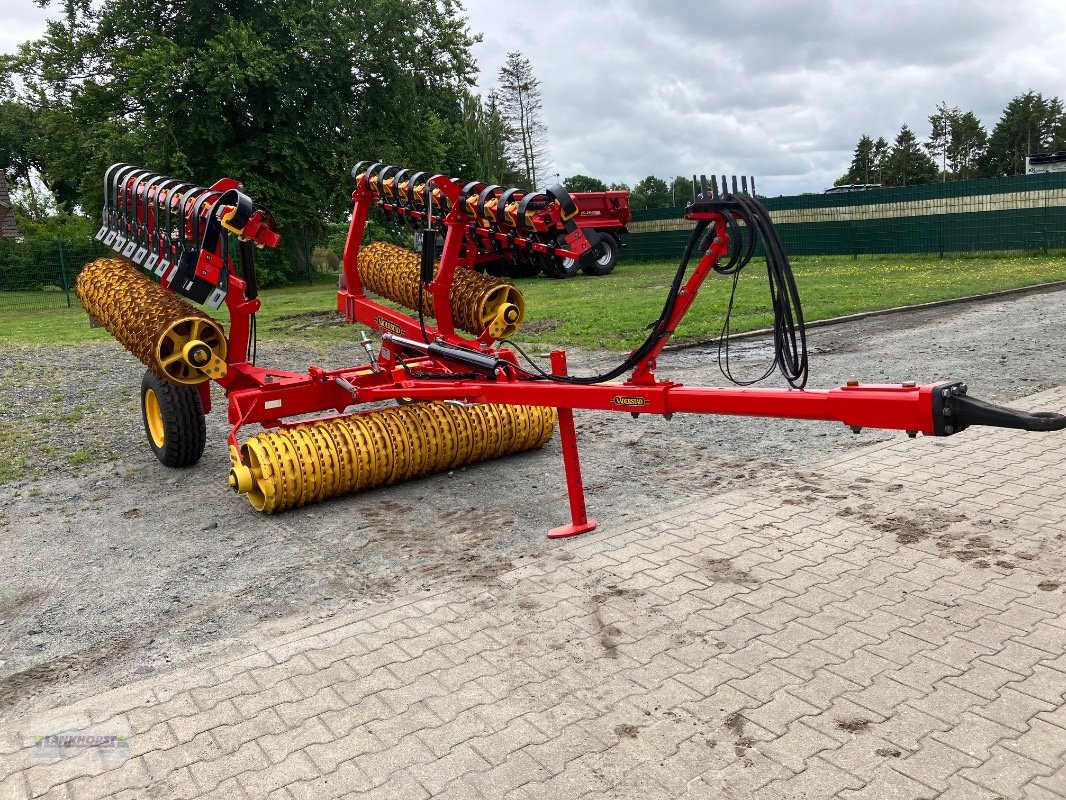 Packer & Walze des Typs Väderstad ROLLEX-620, Neumaschine in Aurich (Bild 9)