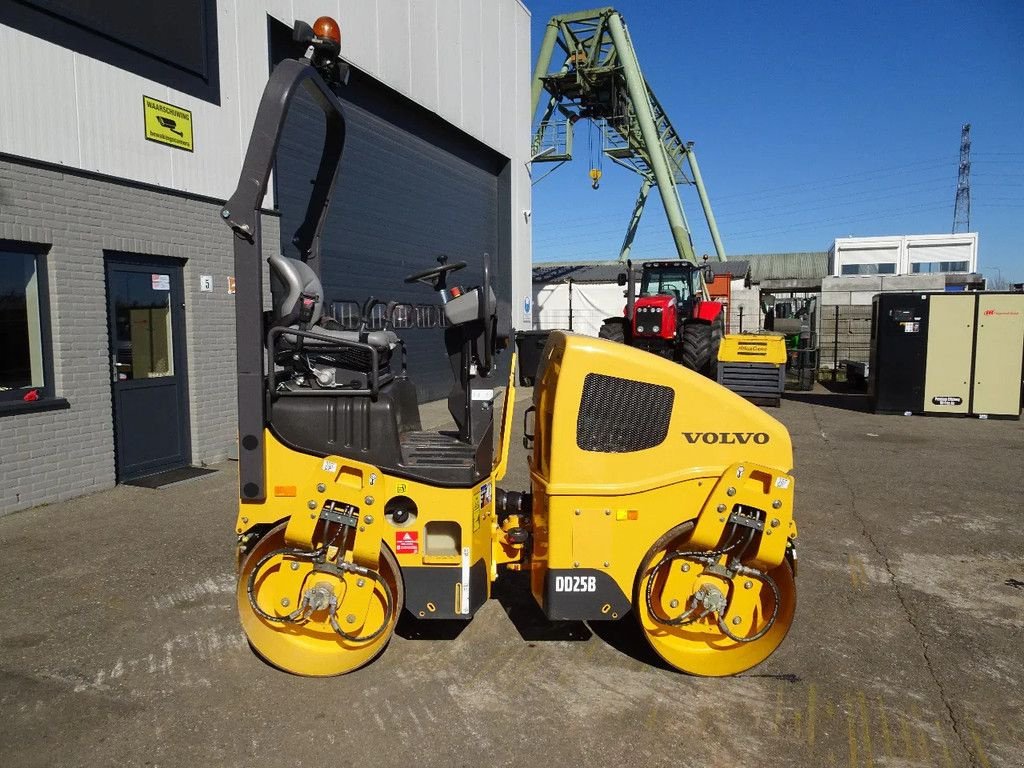 Packer & Walze of the type Volvo DD25P, Gebrauchtmaschine in Zutphen (Picture 5)