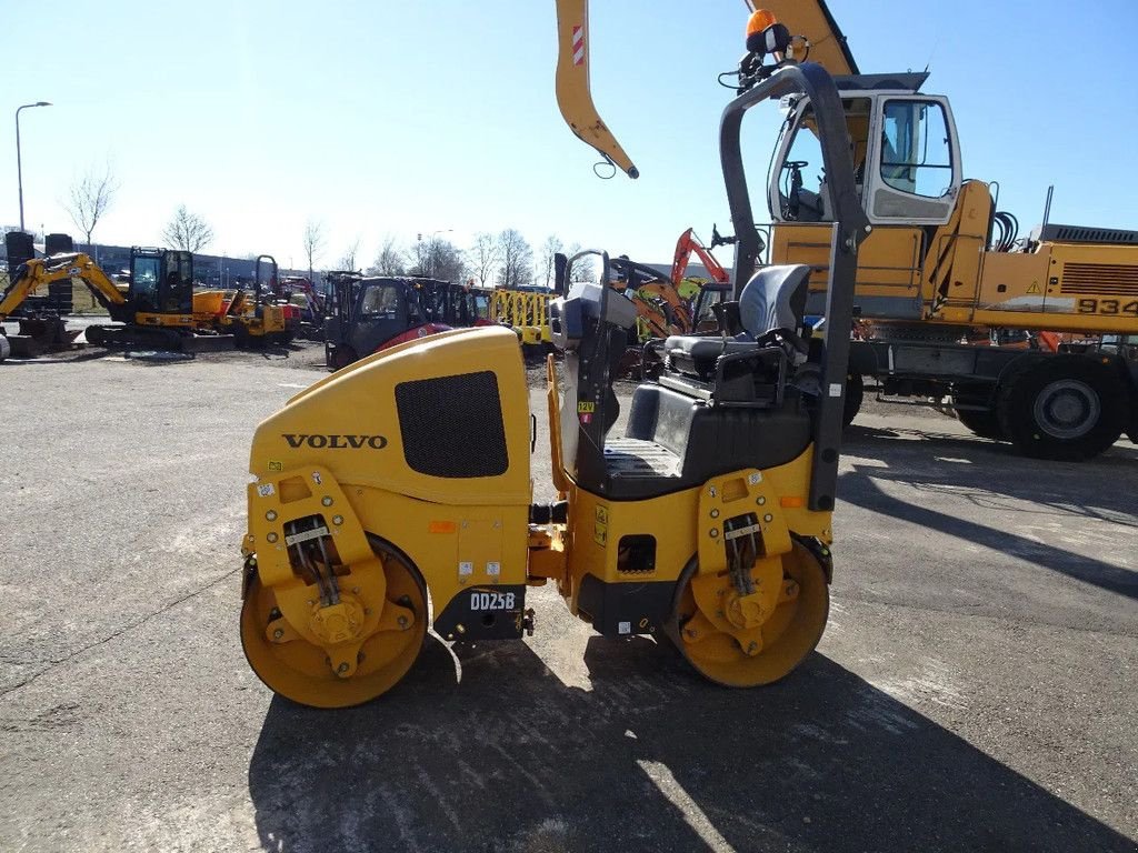 Packer & Walze of the type Volvo DD25P, Gebrauchtmaschine in Zutphen (Picture 7)