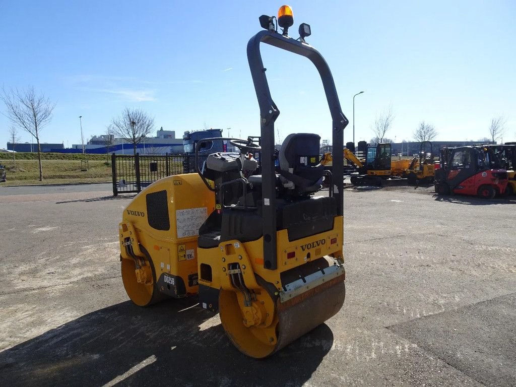 Packer & Walze of the type Volvo DD25P, Gebrauchtmaschine in Zutphen (Picture 4)