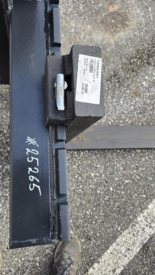 Palettengabel des Typs Big Dutchman Palettengabel Volvo BM Aufnahme 2000 mm, Neumaschine in Göpfritz an der Wild (Bild 3)